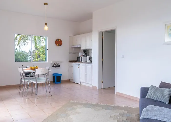 Do Amparo Ponta do Pargo