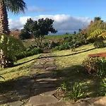 Do Amparo Chalet