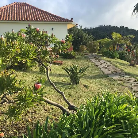 Do Amparo Chalet *